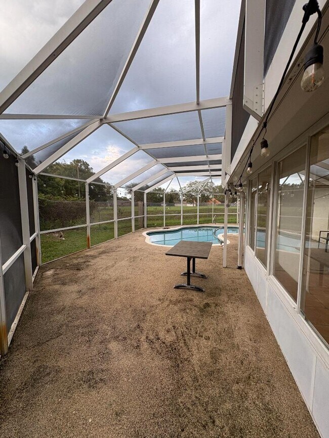 Building Photo - 436 Mango Cir