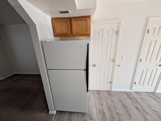 Building Photo - 164 W 200 S