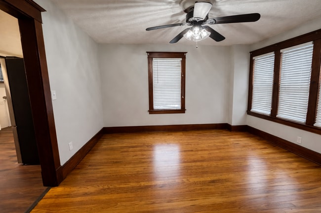 Building Photo - Large 4 bedroom home across from Franklyn Field.