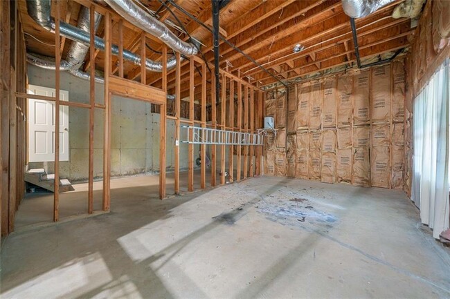 Building Photo - 820 Kings Arms Way