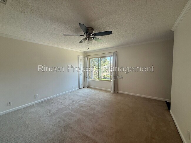 Building Photo - 694 Deerhunter Ln