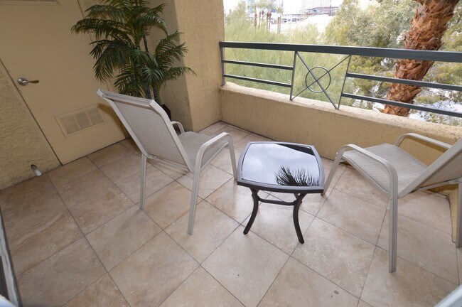 Building Photo - Meridian FURNISHED 2 BDR /2 BATH Luxury Condo - RESORT STYLE LIVING, 1-1/2 Blocks From The Heart ...