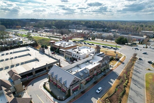 Building Photo - 5051 Pinckney Ln