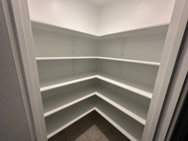 Building Photo - 5108 Karen Grn Dr