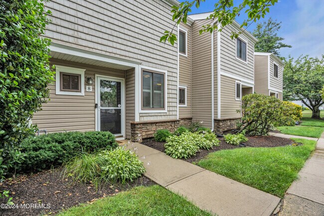 Building Photo - 8 Fern Ct