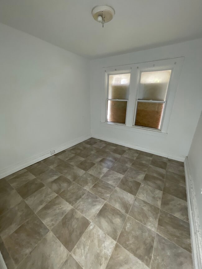 Building Photo - 5571 Era Ave