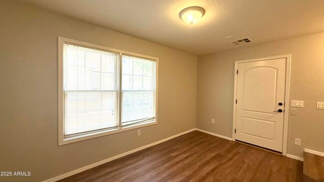 Building Photo - 1632 E Canyon Creek Dr