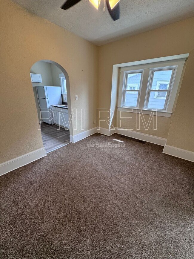 Building Photo - 1855 Flint Ave