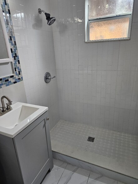 Building Photo - 1240 Rutland St