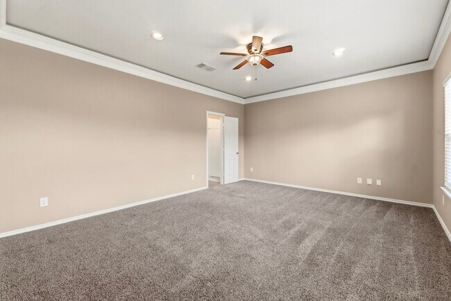 Building Photo - 11822 Green Willow Falls Dr