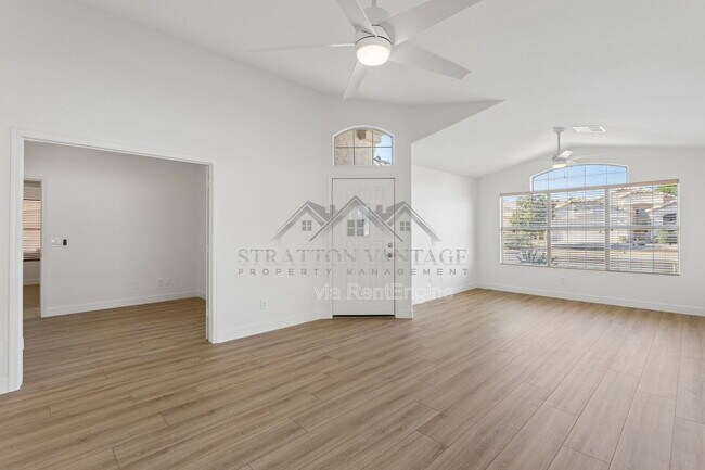 Building Photo - 9841 W Tonopah Dr