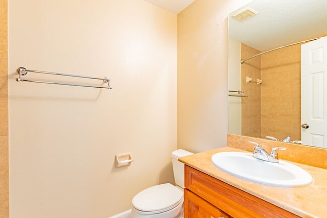 Building Photo - South Tampa 3 Bed / 2 Bath / 1 Car Garage ...