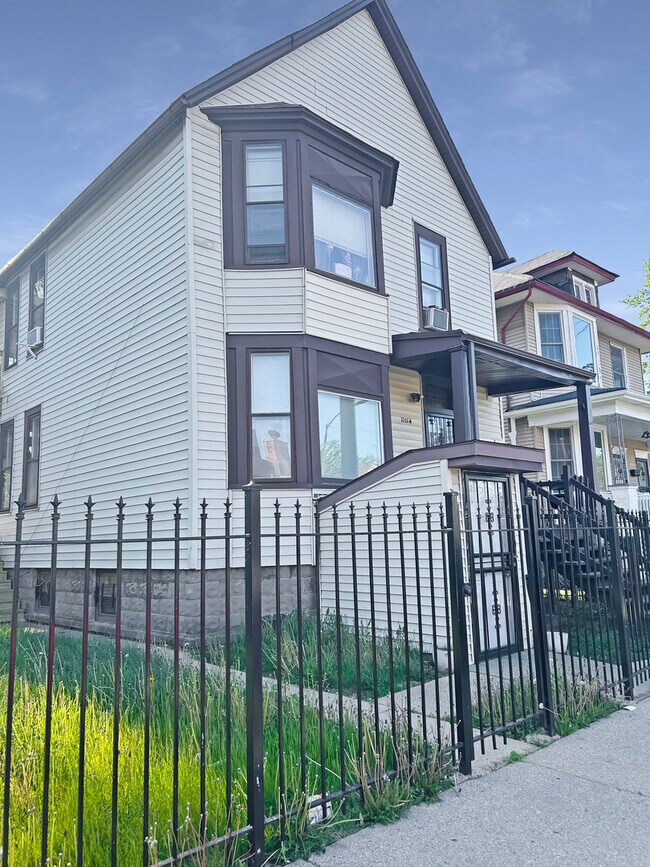 Primary Photo - 11014 S State St