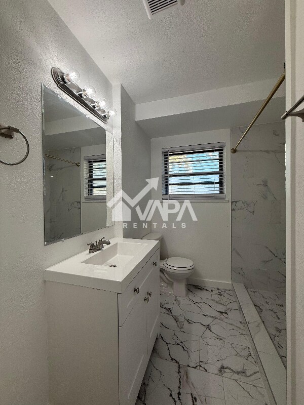 Building Photo - 319 Surrels Ave