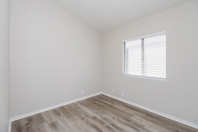 Building Photo - 5123 W Whitten St