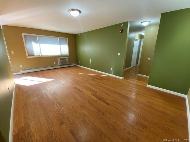 Building Photo - 333 Vincelette St