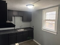 Building Photo - Duplex Apartment in Waterloo, IA