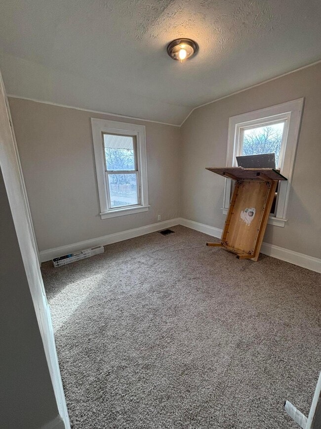 Building Photo - 218 Lechner Ave