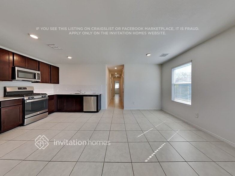 Building Photo - 3028 Wallace Wls Ct