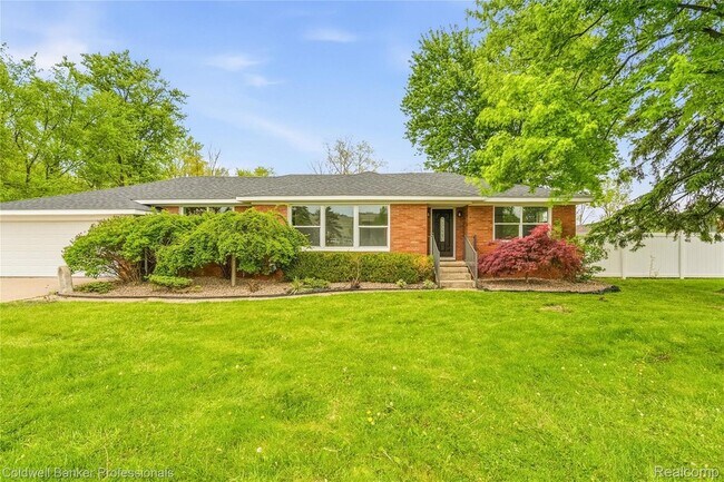 Building Photo - 7841 Haggerty Rd