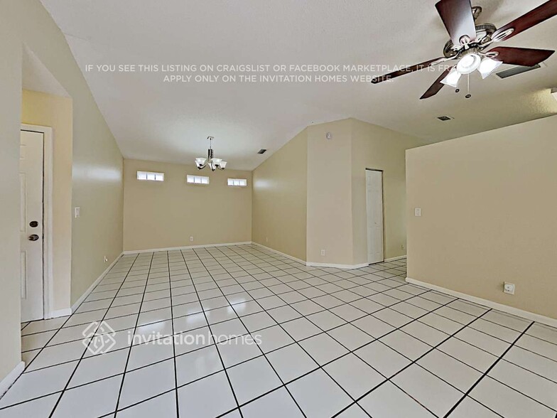 Building Photo - 16940 SW 142nd Pl