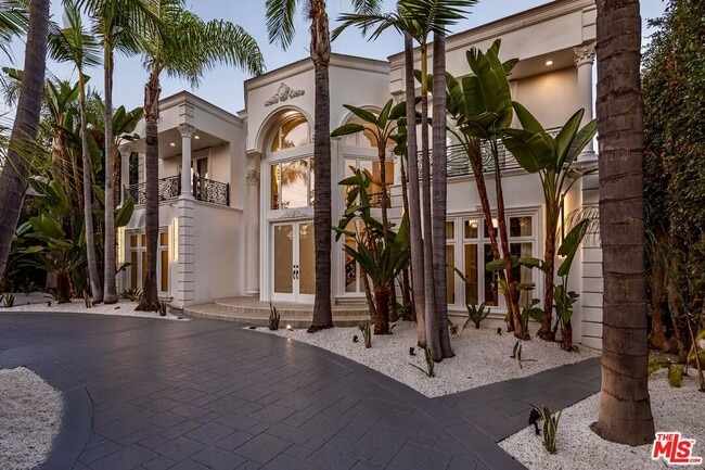 Building Photo - 504 Elm Dr