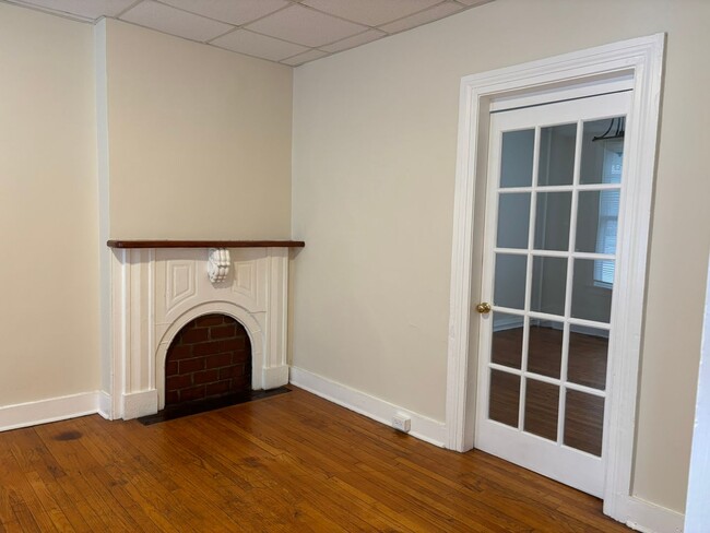 Building Photo - 210-212 N Potomac St