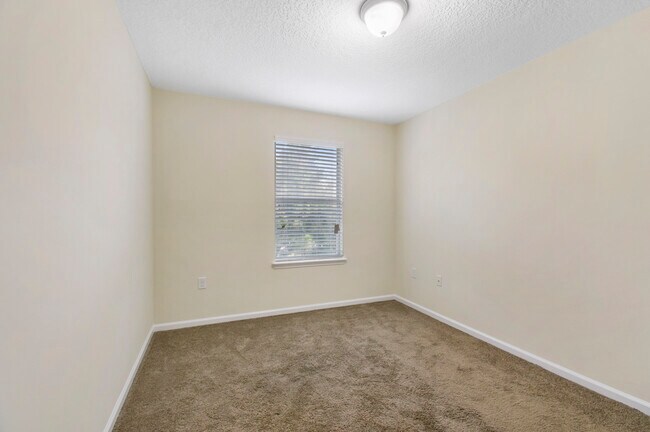 Building Photo - 266 Moultrie Village Ln