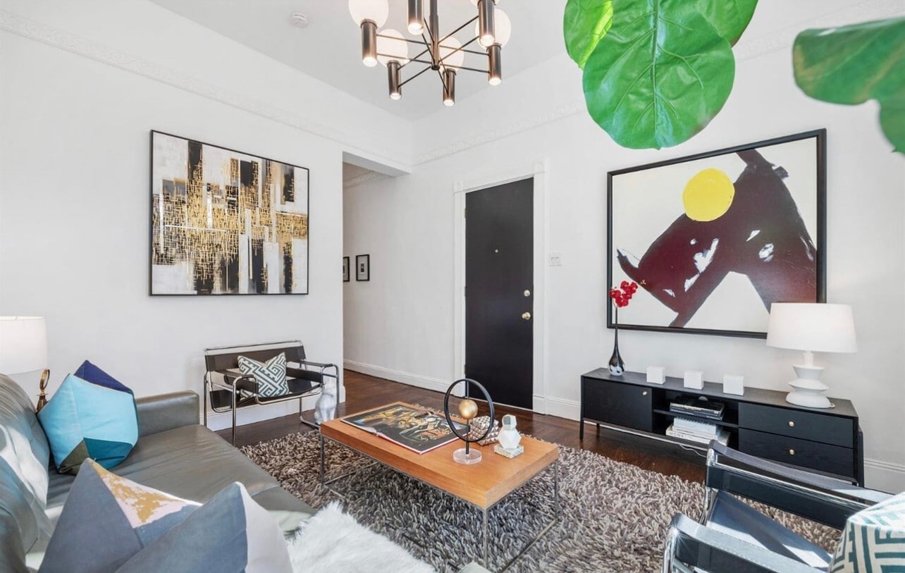 Furnished Living Room - 2924 Pine St