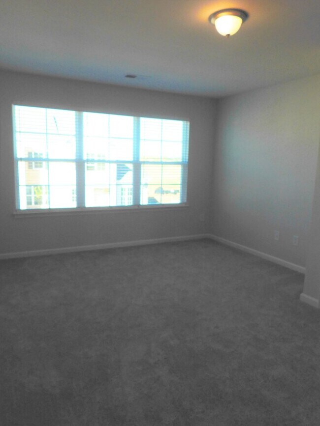 Building Photo - Luxury Townhome In Rea Farms Near Waverly!...