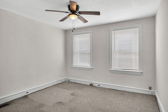 Building Photo - 688 N Broad St