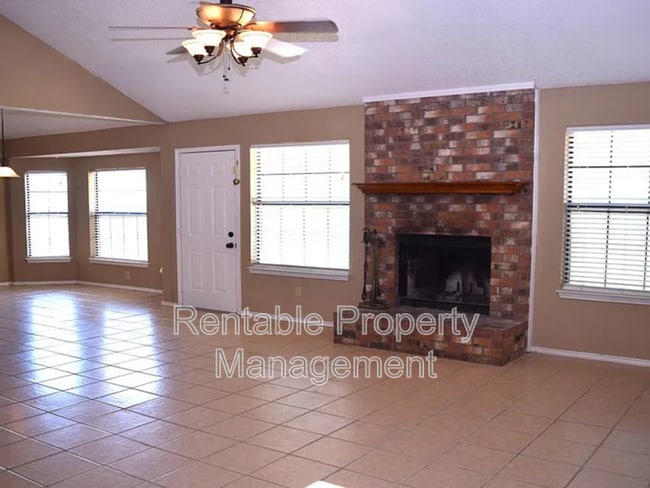 Building Photo - 9001 Wessex Ct