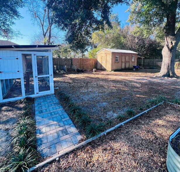 Building Photo - 419 Marlowe Dr