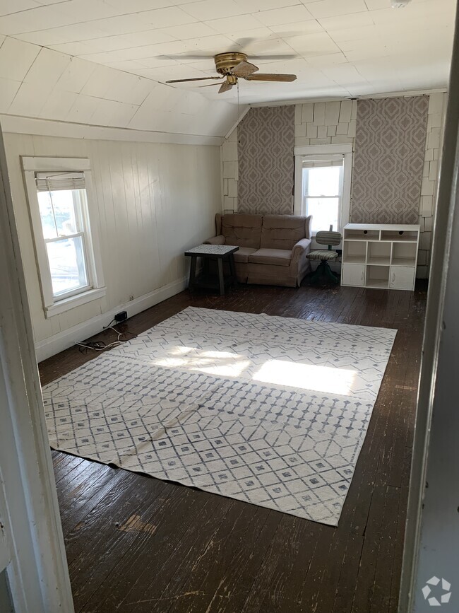 Building Photo - 171 Callodine Ave