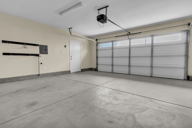 Building Photo - 7695 Freda Ave