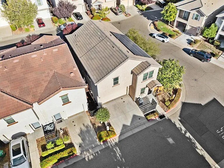 Building Photo - 663 Addison Ln