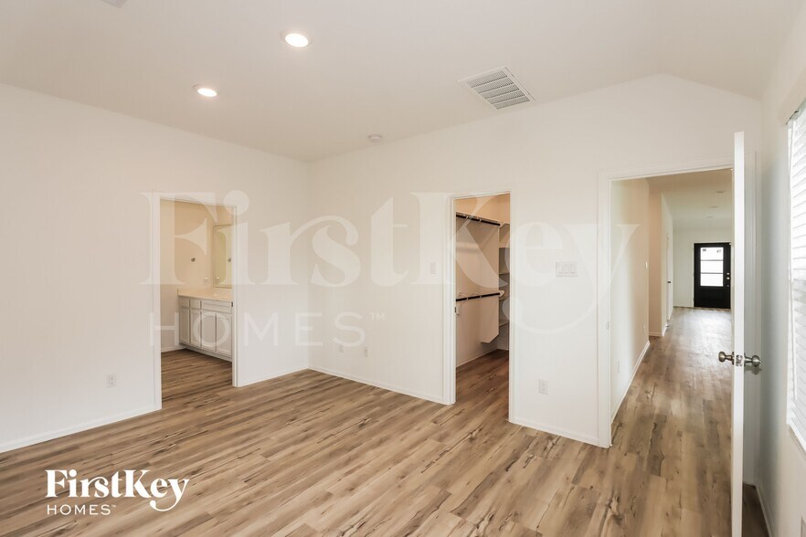 Building Photo - 5212 Winding Strm Dr