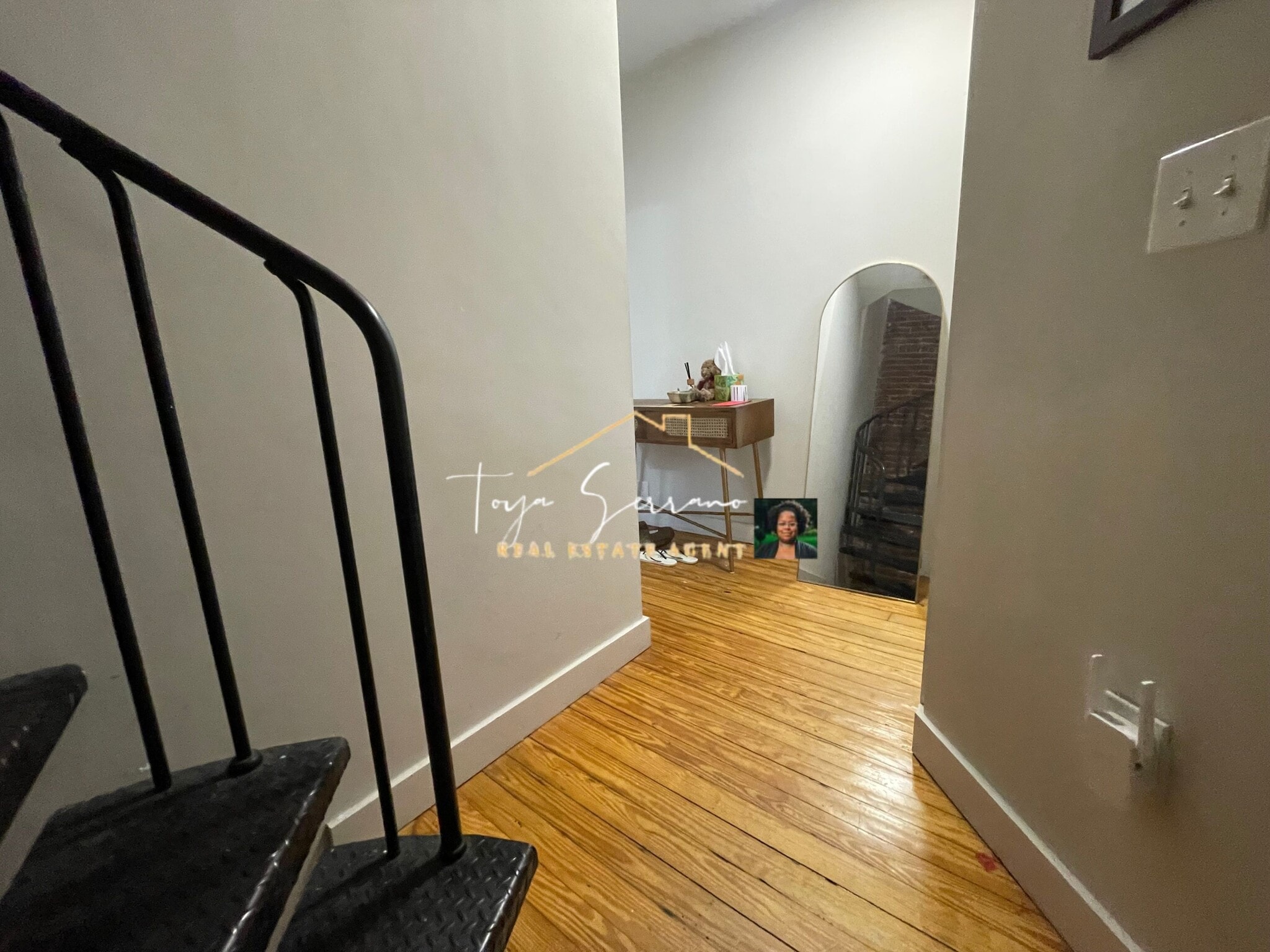 Building Photo - 22 Sussex St