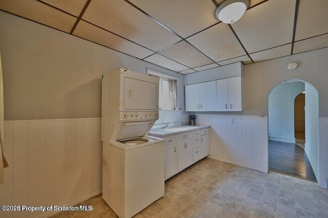 Building Photo - 1416 Capouse Ave