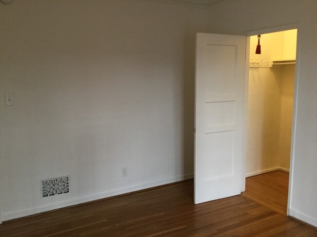 Bedroom - 8372 Blackburn Ave