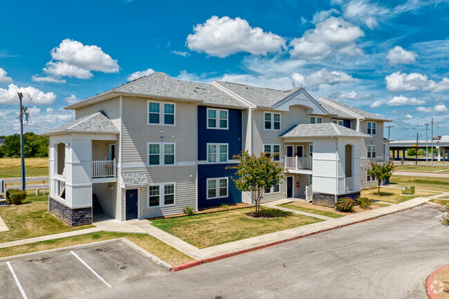 Building Photo - The Avenue at San Marcos Student Housing