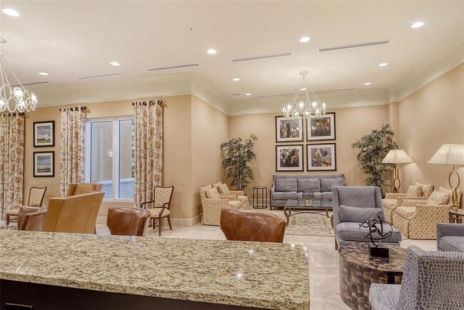 Building Photo - 800 N Tamiami Trl