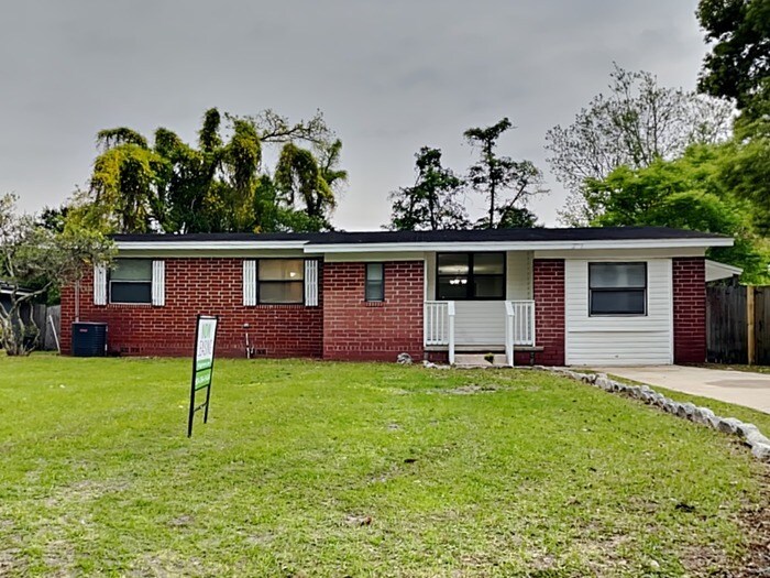 Primary Photo - 2511 Green Oak Dr