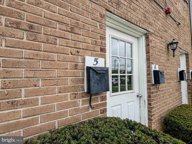 Primary Photo - 1294 Cooper St