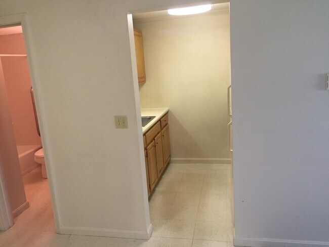 Building Photo - Jaffrey Village