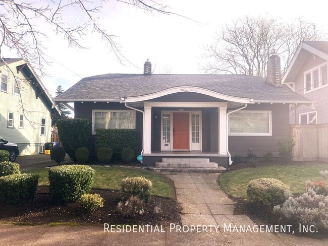 Primary Photo - 1923 Bungalow in the Hollywood District