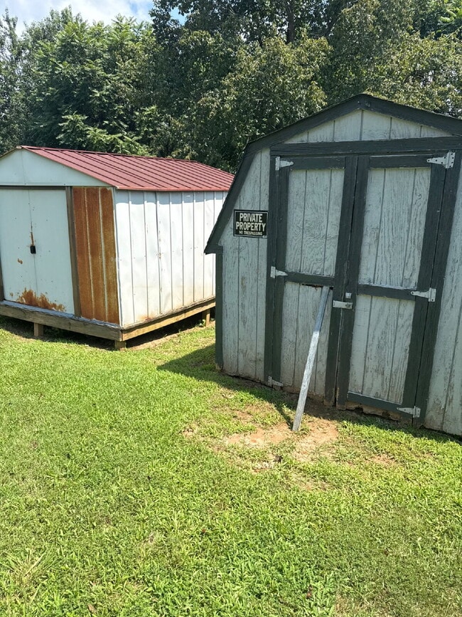 Building Photo - 2 Bedroom / 2 Bathroom Mobile Home in high...