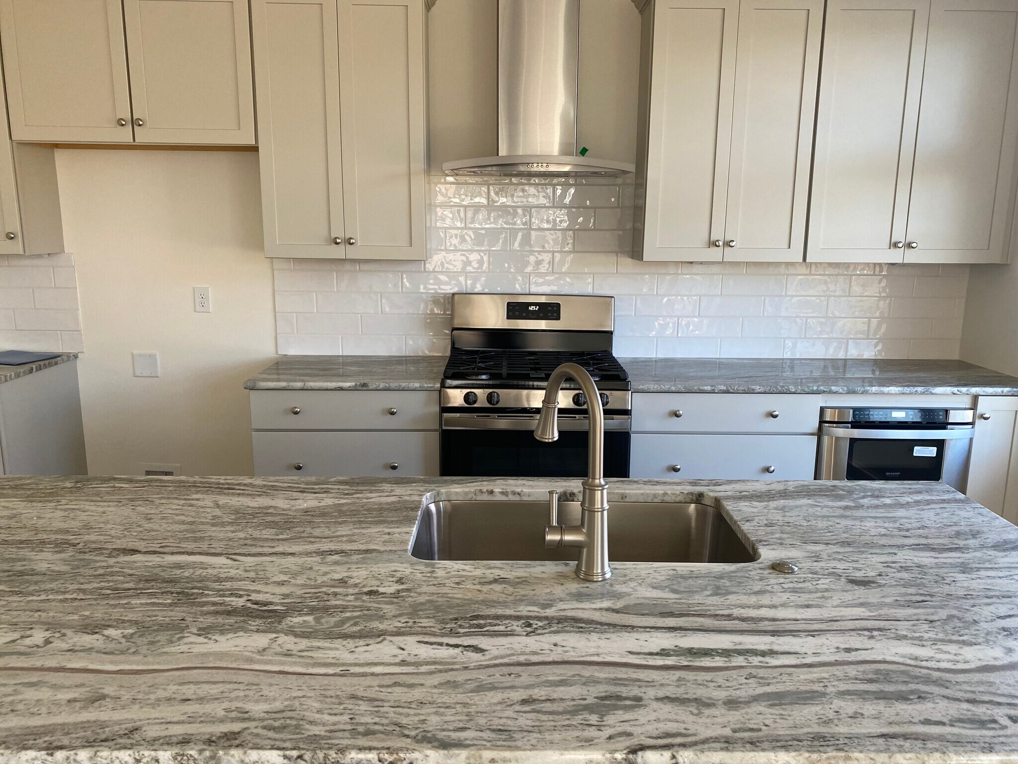 Building Photo - 1722 Old Brick Rd