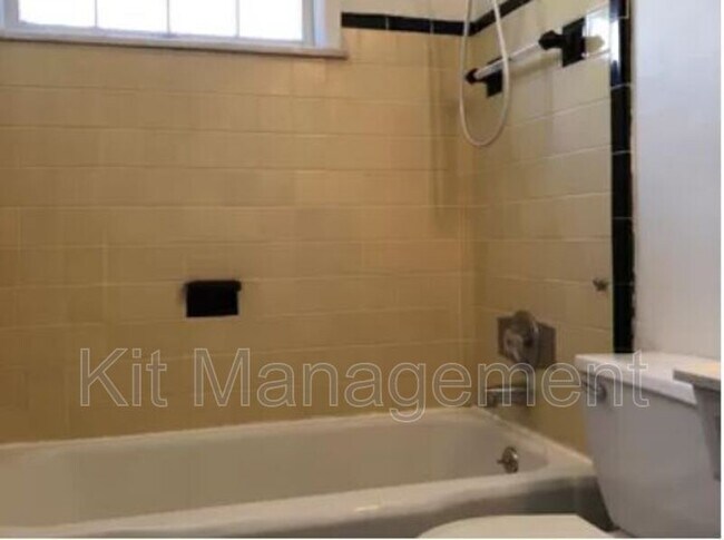 Building Photo - 4290 Monroe St