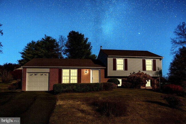 Building Photo - 1803 E Beech Rd